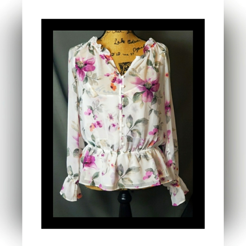 white house black market soft floral blouse